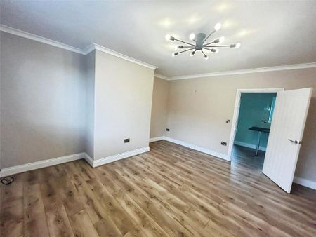 2 bedroom terraced house to rent - Photo 4