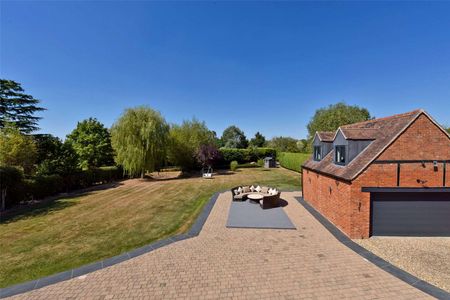 A very high specification and architecturally designed house with large private garden in THE sought after village of Maidens Green. - Photo 2