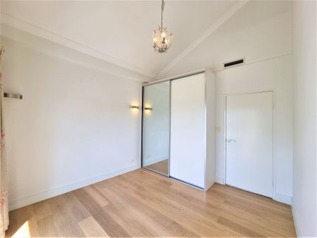 Stylish and Timeless Four Bedrooms Duplex - Photo 5