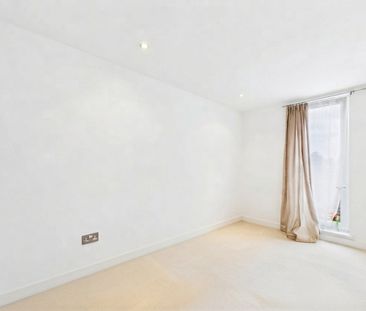 2 bedroom Flat in Centro, Camberley - Photo 5