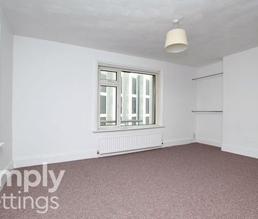 3 Bed property for rent - Photo 3