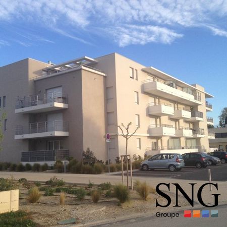 T2 AVEC TERRASSE ET PARKING - Photo 2