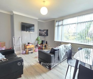 5 Bedroom Student House Headingley - Photo 1