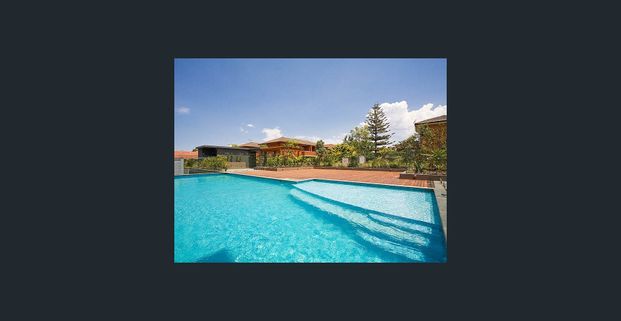 MODERN HUGE 3 BEDROOM + STUDY APARTMENT - Photo 1