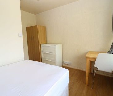 Room in a Shared Flat, Jenkinson House, E2 - Photo 6