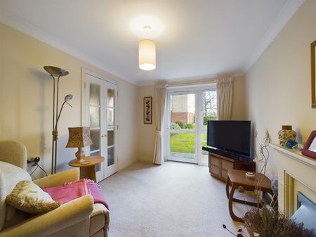 Millfield Court, Ifield, Crawley - Photo 3