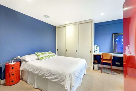 A unique and special three bedroom flat in Old Library Apartments. - Photo 4