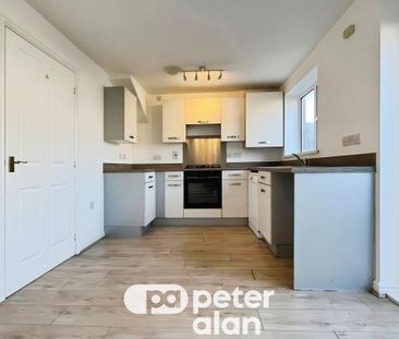 3 bedroom semi-detached house to rent - Photo 5