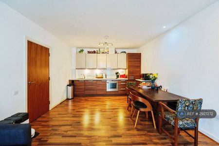 2 bedroom flat to rent - Photo 3