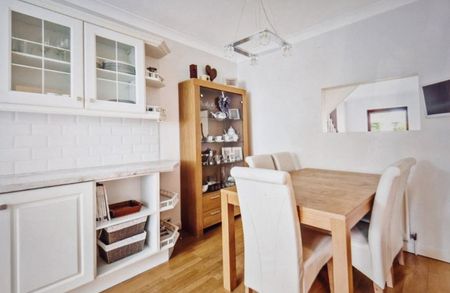 5 Bed Semi-Detached House, Eden Road, CR0 - Photo 4