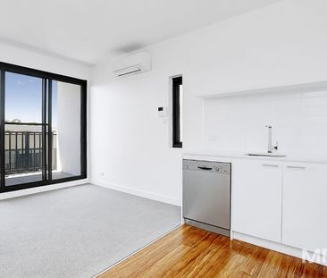 411/8 Olive York Way, Brunswick West - Photo 3