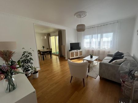 Location Appartement 3 pièces 73m² LE CREUSOT 71200 - Photo 2