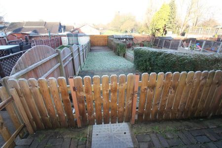 2 bedroom terraced house to rent - Photo 3