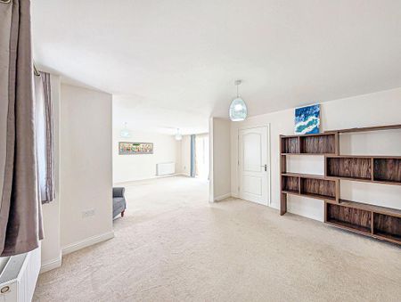 4 bedroom detached house to rent - Photo 2