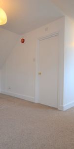 Flat to rent - Westgate Road, Beckenham, BR3 - Photo 4