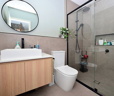 Modern 4-Bedroom Townhouse in the Heart of Keysborough - Photo 4