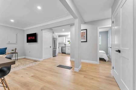 For Lease - 36 Cloke Court Unit# Main, Hamilton, Ontario - Photo 2