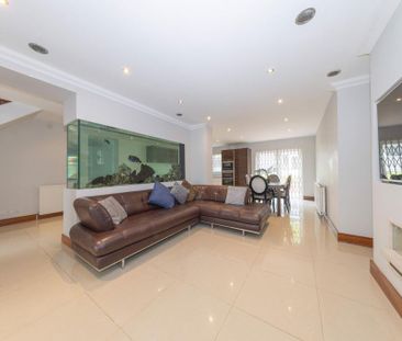 5 bedroom detached house to rent - Photo 1