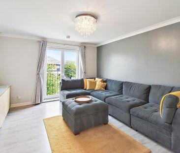 2 bedroom flat to rent - Photo 2