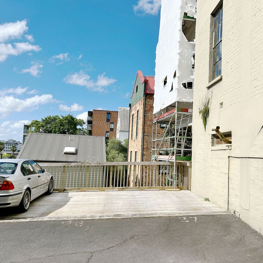 Charming Apartment Gem on Newton Road, Mount Eden! - Photo 1