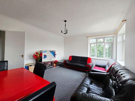 3 bedroom flat to rent - Photo 5