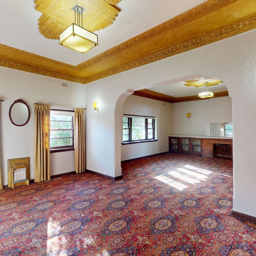 For Rent | Character-Filled Californian Bungalow with Garden Oasis in Travancore - Photo 1