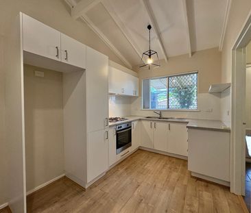 Renovated 2-Bedroom Villa with Garden in Sought-After Palmyra - Photo 6