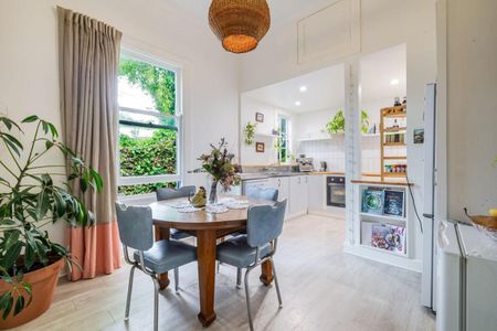 Spacious four bedroom home in a prime location - Photo 3