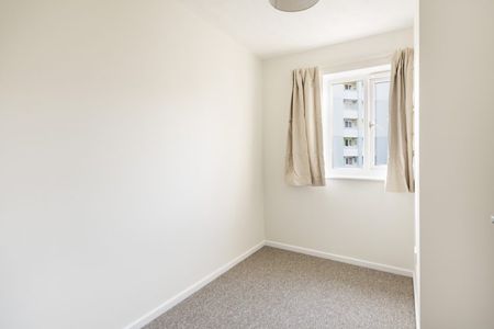 2 Bed Flat - Photo 2