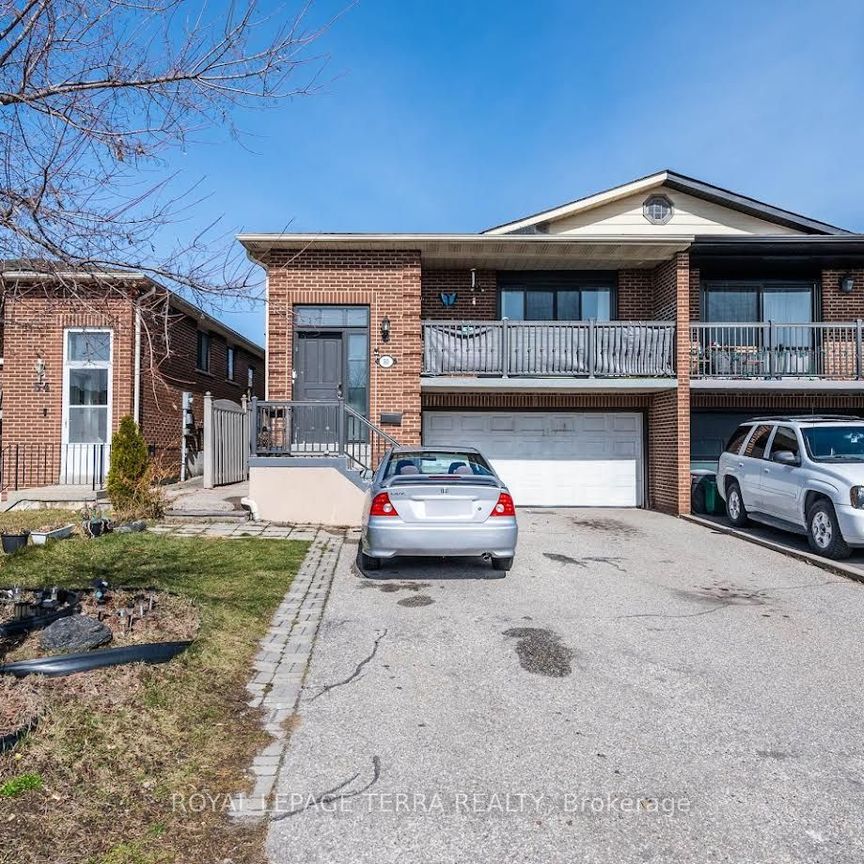 Semi-Detached Home For Lease | N8143408 - Photo 1