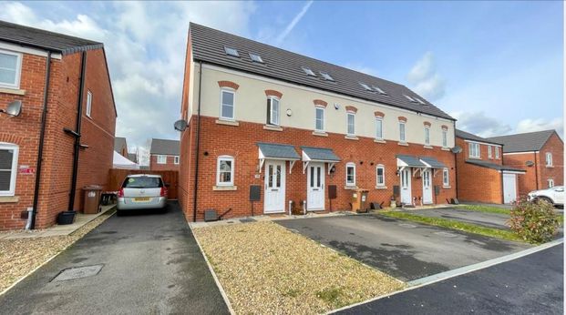 3 bedroom end of terrace house to rent - Photo 1