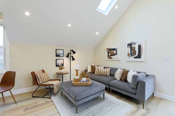 For Lease - 6 Luttrell Avenue Unit# 2nd Floor, Toronto, Ontario - Photo 1