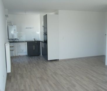 RUE LOUIS VICTOR DE BROGLIE - BEZANNES - Photo 2