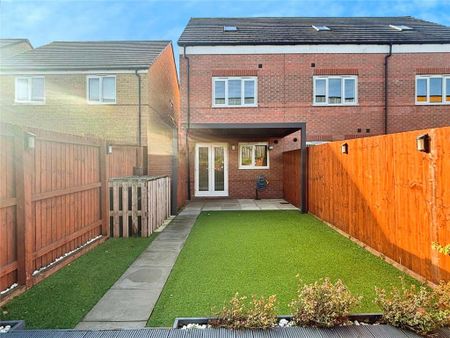 3 bedroom terraced house to rent - Photo 5