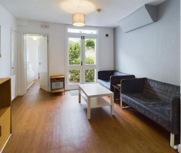 4 bedroom terraced house to rent - Photo 1