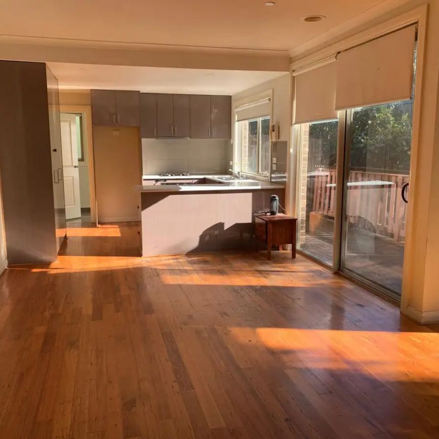 “2 Bedroom unit in Excellent condition” - Photo 1