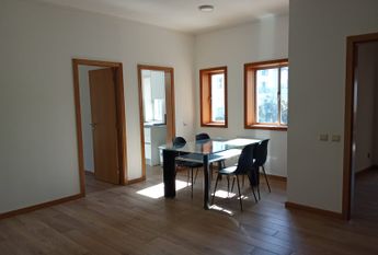 Bom apartamento T2 remodelado, parcialmente mobilado, em Aveiro!
