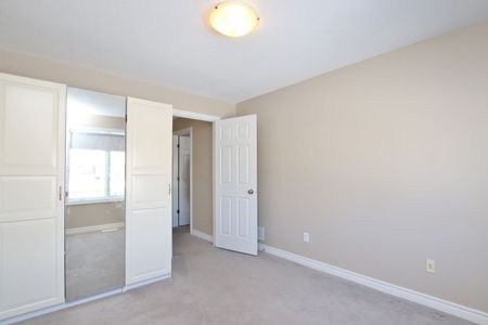 For Lease - 346 Glenbrae Avenue, Kanata, Ontario - Photo 4