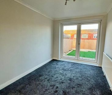 3 bedroom detached house to rent - Photo 2