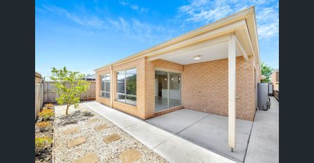 Modern Family Living in Sought-After Fraser Rise - Photo 3