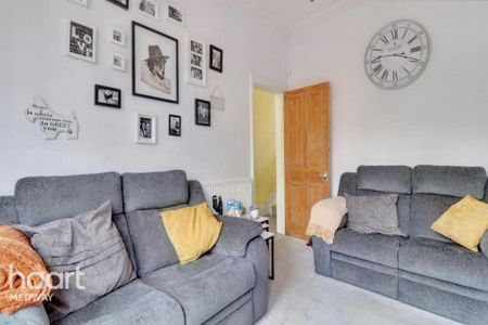 2 bedroom terraced house to rent - Photo 4