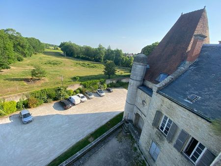 Appartement Château de Beire Le Chatel 5 pièce(s) 3 ch 2 sdb 160 m2 2places de parking et 1 cellier - Photo 3