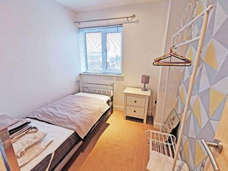 2 bedroom apartment to rent - Photo 2