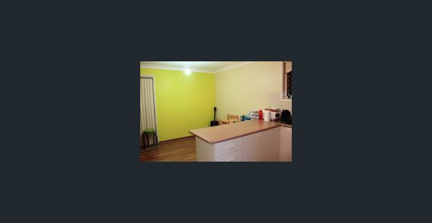 Great Two Bedroom Townhouse - Photo 1