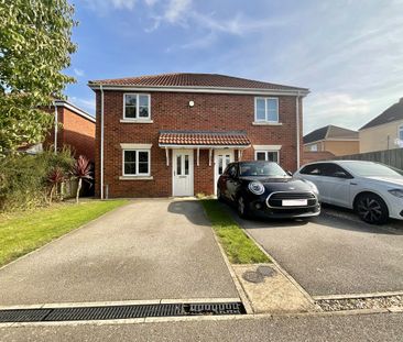 2 bedroom Semi-Detached House to let - Photo 6