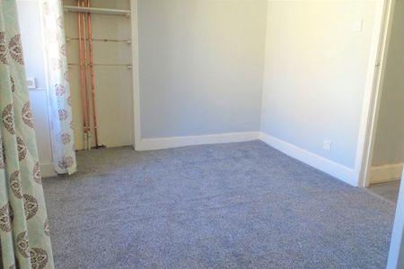 1 Bed Flat - Photo 3