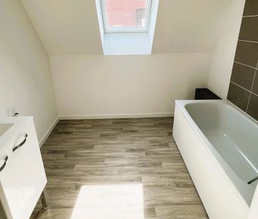 Location Maison 4 pièces 86 m2 à Saint-Saulve - Photo 2