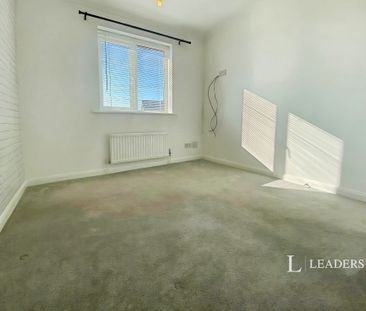 3 bedroom detached to rent Laburnham Close, Bourne - Photo 6