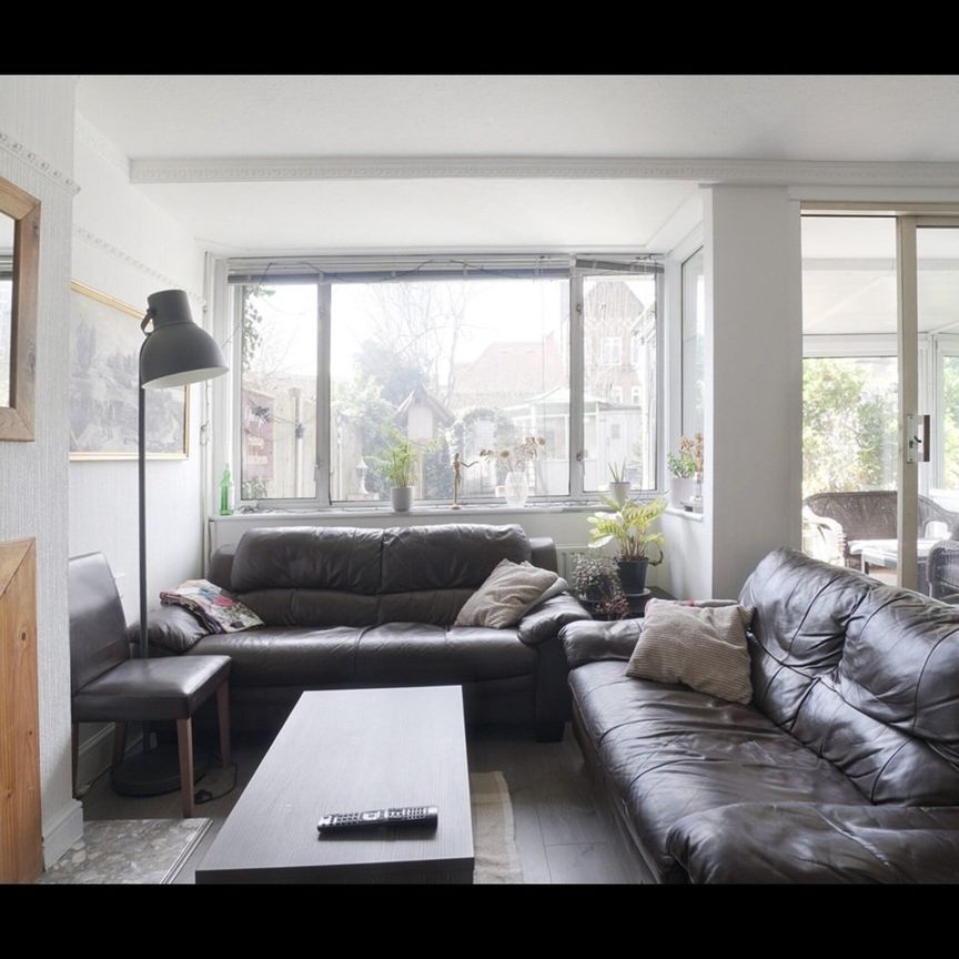 Room in a Shared Flat, Wedgwood House, E2 - Photo 1