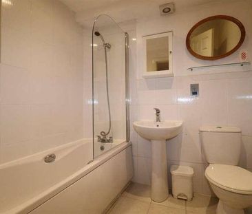 The George, Macclesfield, SK10 - Photo 3